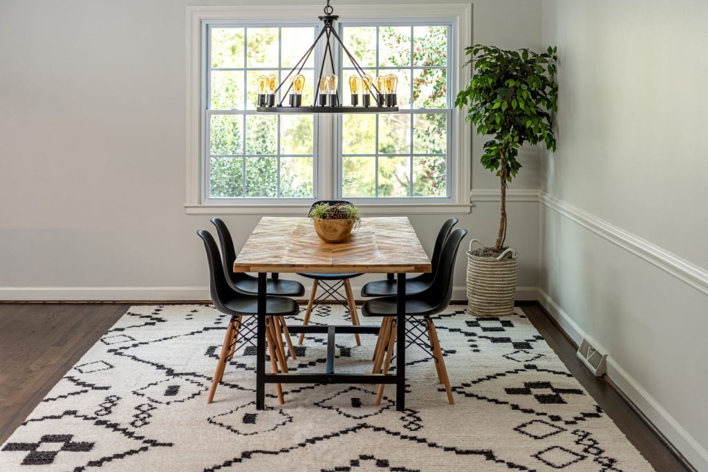 What Size Rug Under 8 Seat Dining Table