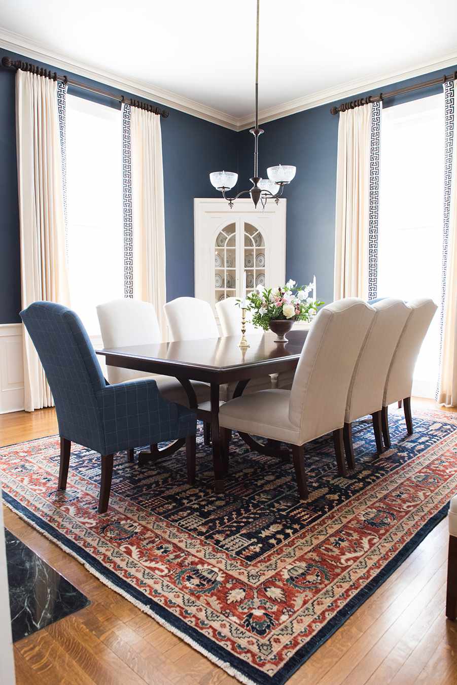 What Size Rug For 8 Chair Dining Table